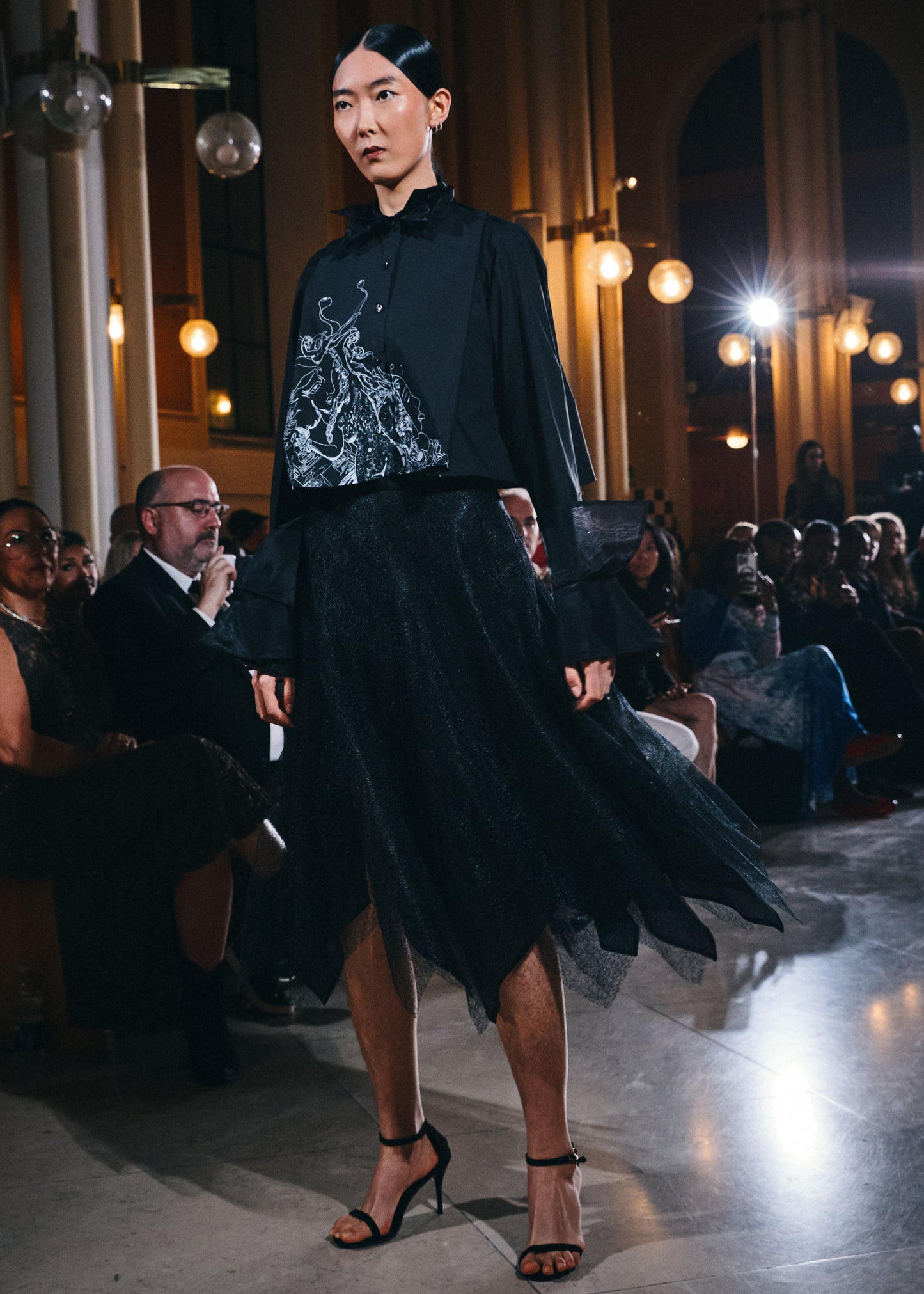 Organza Cropped Shirt - Illustré Edition (black)