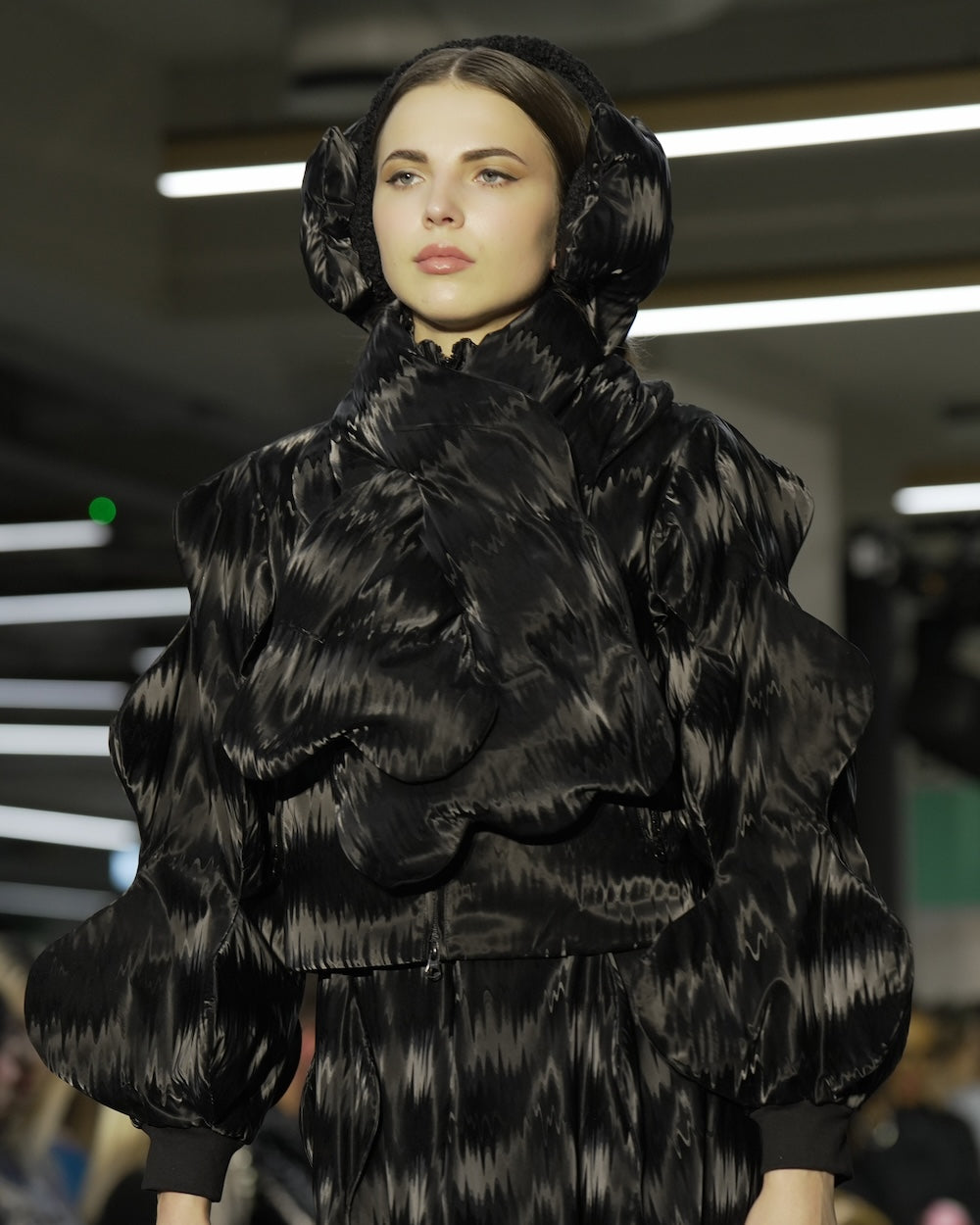 Waveform Goose Down Scarf